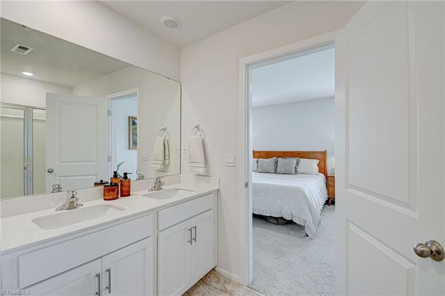 1166 Evelynnview Lane, Kernersville, NC 27284