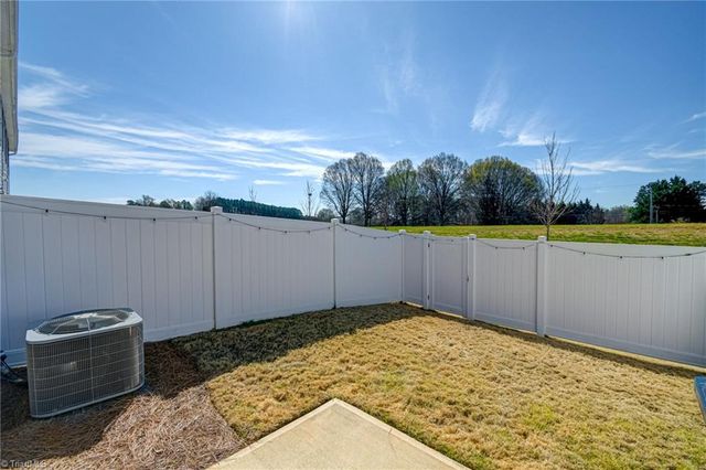 1166 Evelynnview Lane, Kernersville, NC 27284