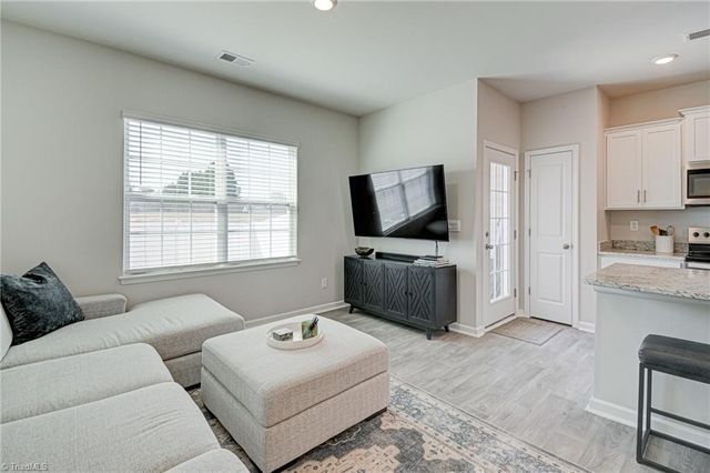 1166 Evelynnview Lane, Kernersville, NC 27284