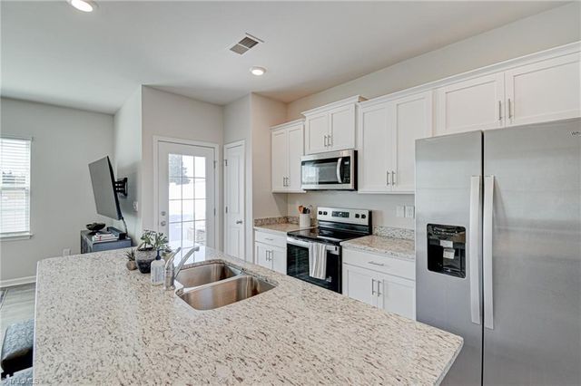 1166 Evelynnview Lane, Kernersville, NC 27284