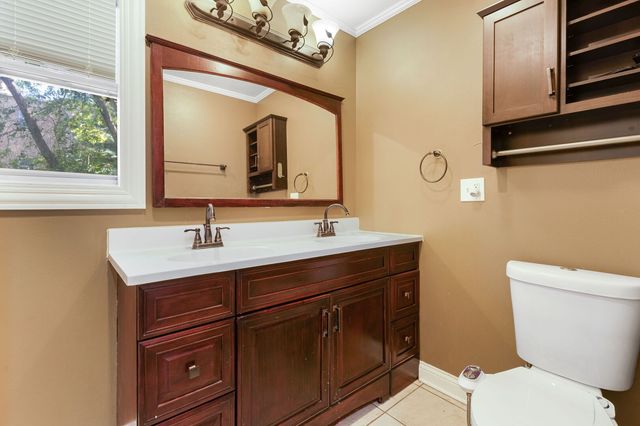 1751 W Chase Avenue, Chicago, IL 60626