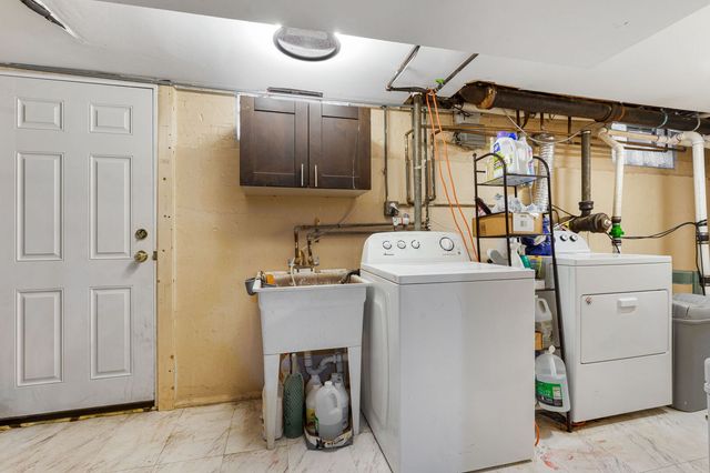 1751 W Chase Avenue, Chicago, IL 60626