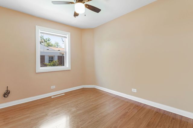 1751 W Chase Avenue, Chicago, IL 60626