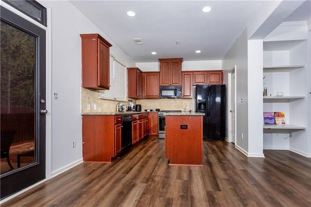 933 Spicy Oak Drive, Lawrenceville, GA 30044