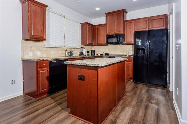 933 Spicy Oak Drive, Lawrenceville, GA 30044
