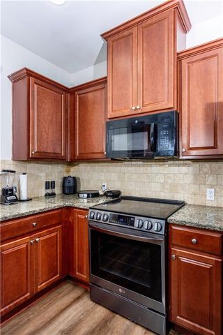 933 Spicy Oak Drive, Lawrenceville, GA 30044