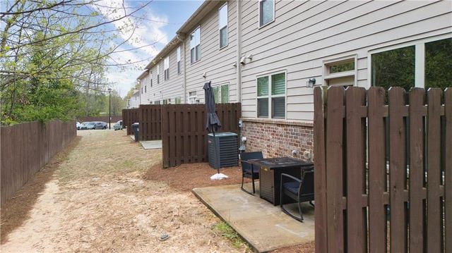 933 Spicy Oak Drive, Lawrenceville, GA 30044