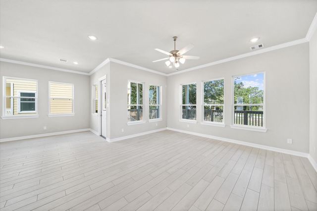 3905 Peacock Isle Drive, Dickinson, TX 77539