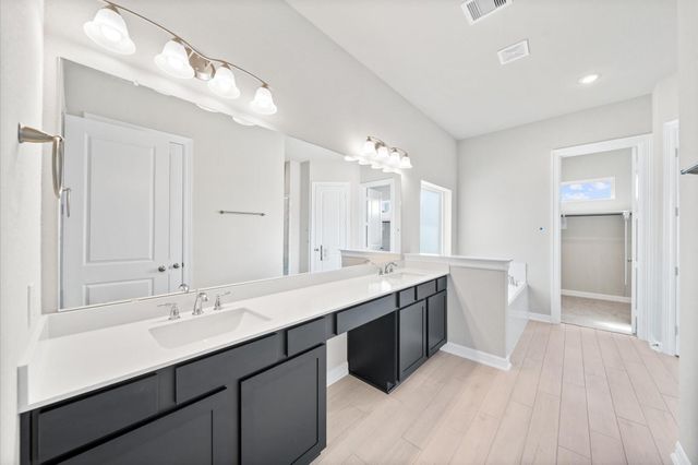 3905 Peacock Isle Drive, Dickinson, TX 77539