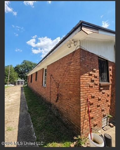 1621 N 30th Avenue, Meridian, MS 39301