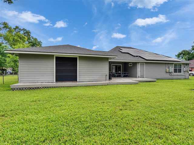 209 Schley Street, Richwood, TX 77531