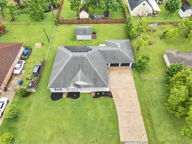 209 Schley Street, Richwood, TX 77531