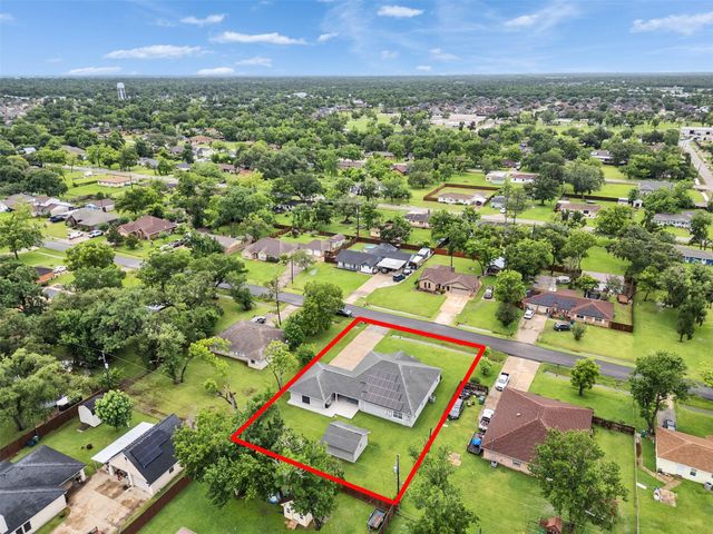 209 Schley Street, Richwood, TX 77531