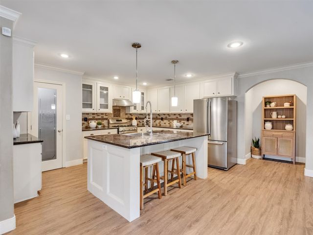 209 Schley Street, Richwood, TX 77531