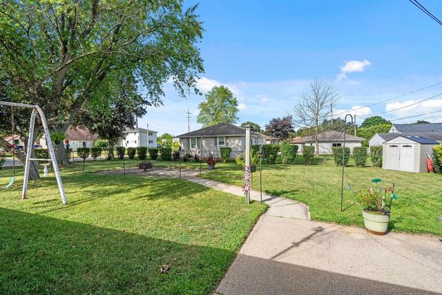 352 S JAMES STREET, Kimberly, WI 54136