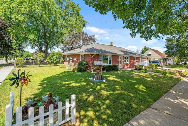 352 S JAMES STREET, Kimberly, WI 54136