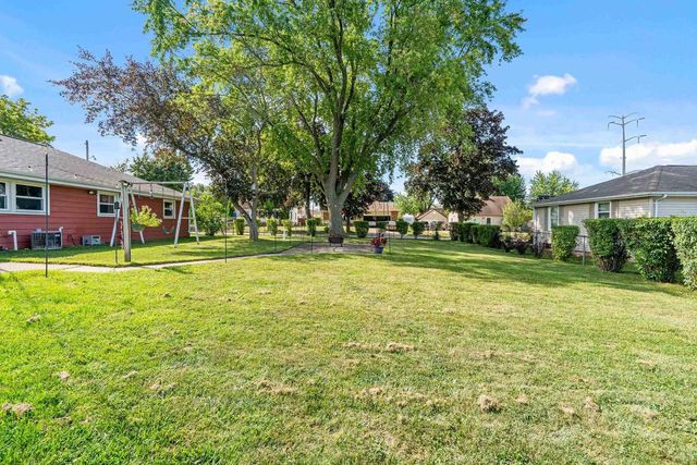 352 S JAMES STREET, Kimberly, WI 54136