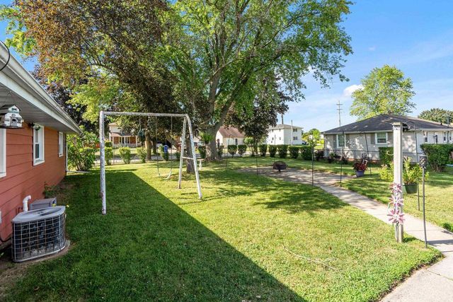 352 S JAMES STREET, Kimberly, WI 54136