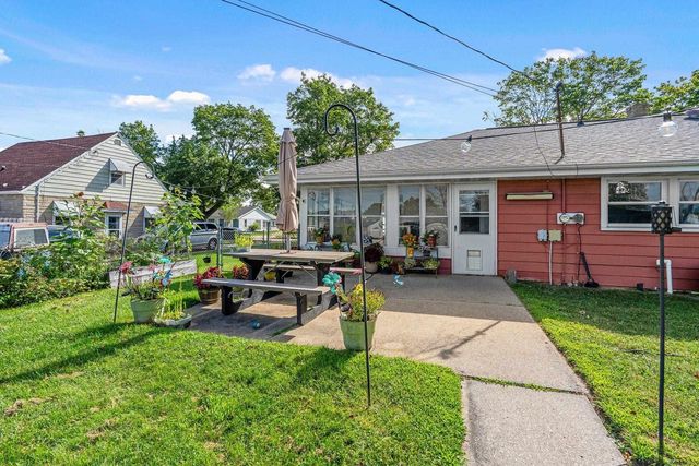 352 S JAMES STREET, Kimberly, WI 54136