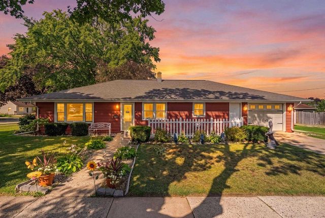 352 S JAMES STREET, Kimberly, WI 54136