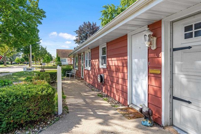 352 S JAMES STREET, Kimberly, WI 54136