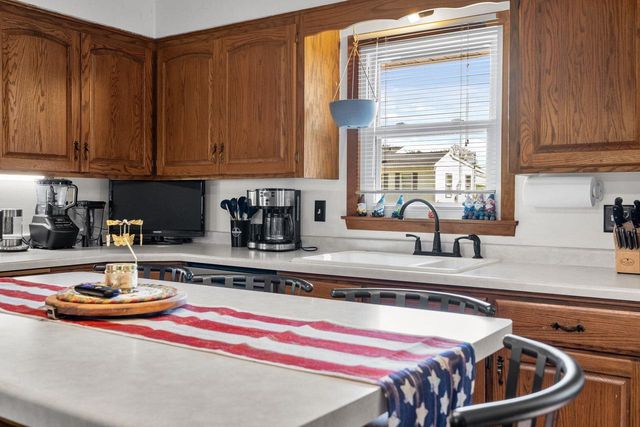 352 S JAMES STREET, Kimberly, WI 54136