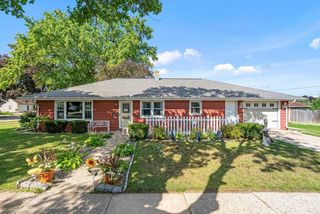 352 S JAMES STREET, Kimberly, WI 54136