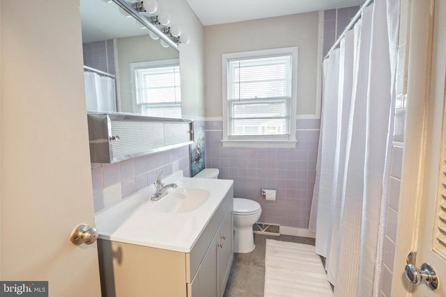 15 CAROLINA AVE, Morrisville, PA 19067