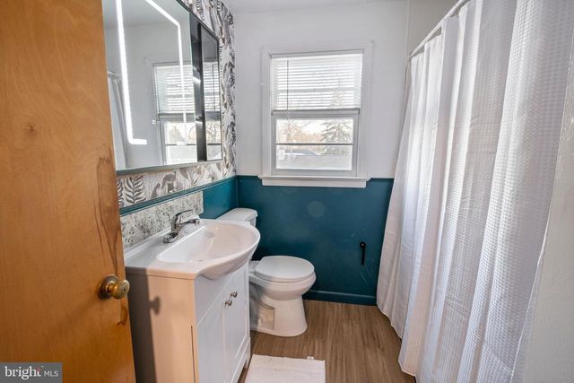 15 CAROLINA AVE, Morrisville, PA 19067