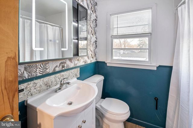 15 CAROLINA AVE, Morrisville, PA 19067