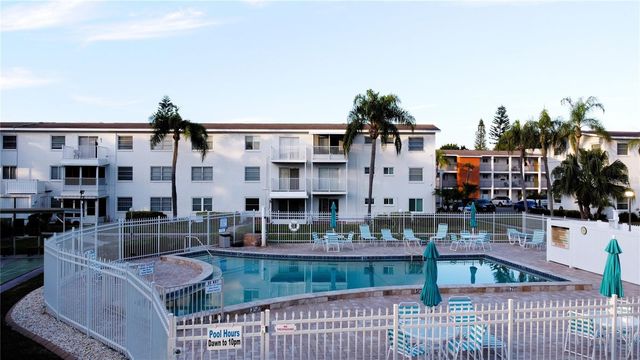 5906 GARDEN LANE A22, Bradenton, FL 34207