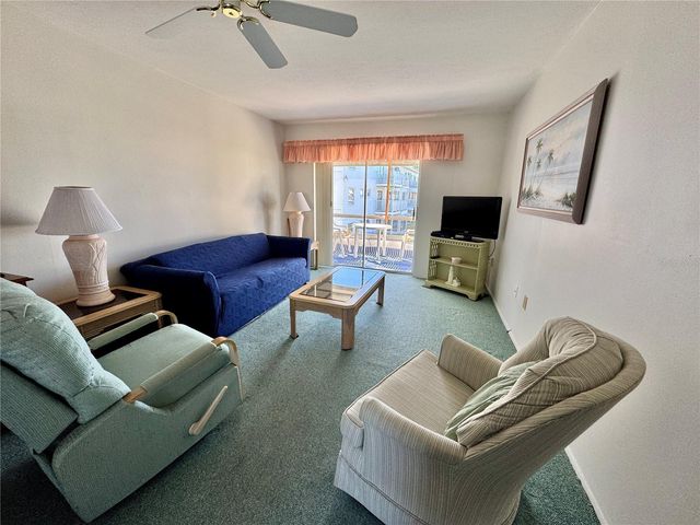 5906 GARDEN LANE A22, Bradenton, FL 34207