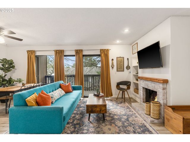 7538 Sw BARNES Rd H, Portland, OR 97225