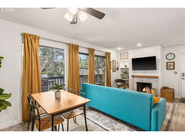 7538 Sw BARNES Rd H, Portland, OR 97225