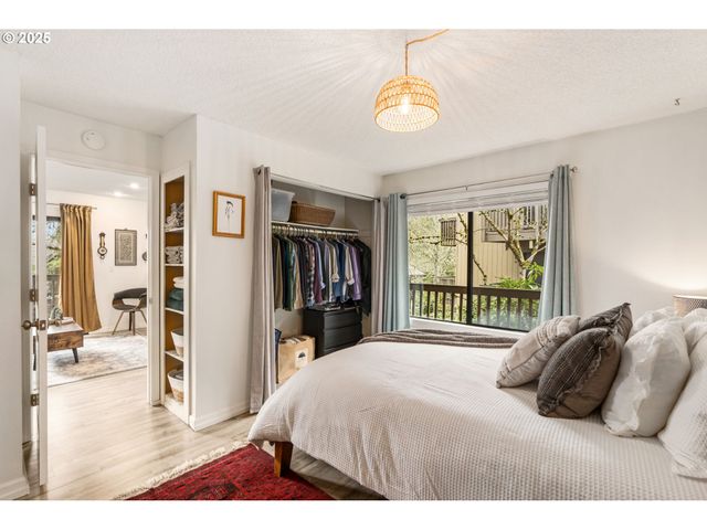 7538 Sw BARNES Rd H, Portland, OR 97225
