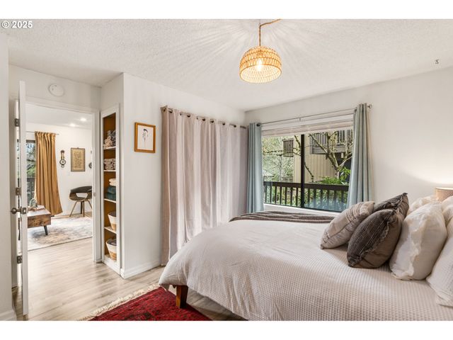 7538 Sw BARNES Rd H, Portland, OR 97225