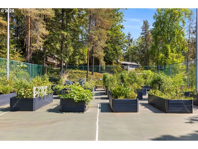 7538 Sw BARNES Rd H, Portland, OR 97225
