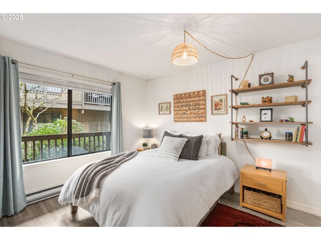 7538 Sw BARNES Rd H, Portland, OR 97225