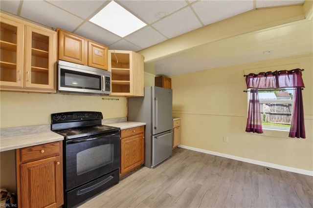 12 Dekalb AVE, Portsmouth, VA 23702