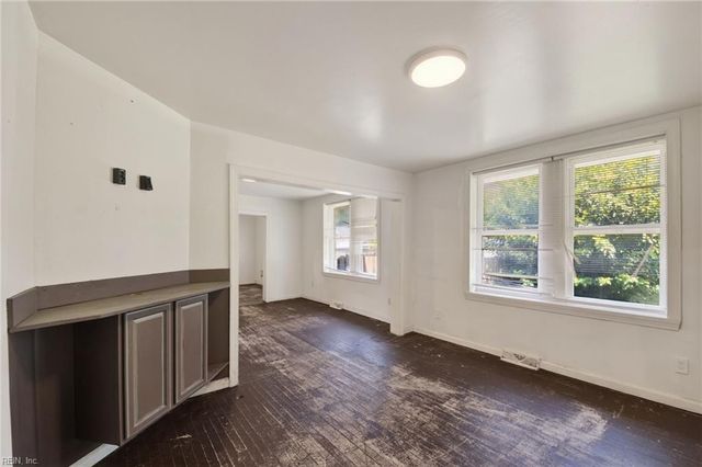 12 Dekalb AVE, Portsmouth, VA 23702