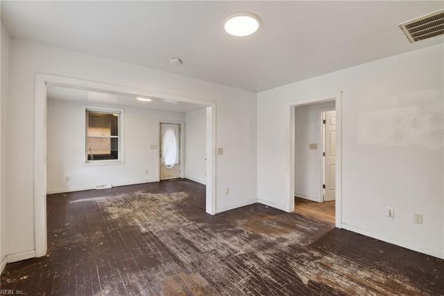12 Dekalb AVE, Portsmouth, VA 23702