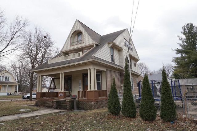 1420 Clark St Street, Charles City, IA 50616