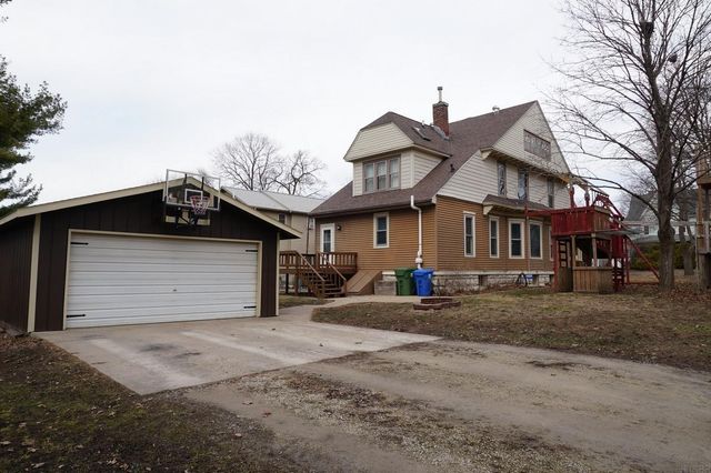 1420 Clark St Street, Charles City, IA 50616