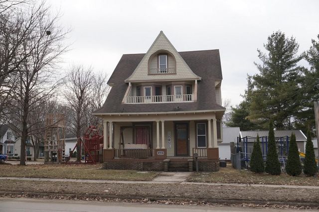 1420 Clark St Street, Charles City, IA 50616