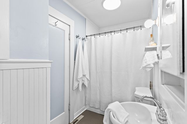 216 Central Avenue, Ashland, OR 97520