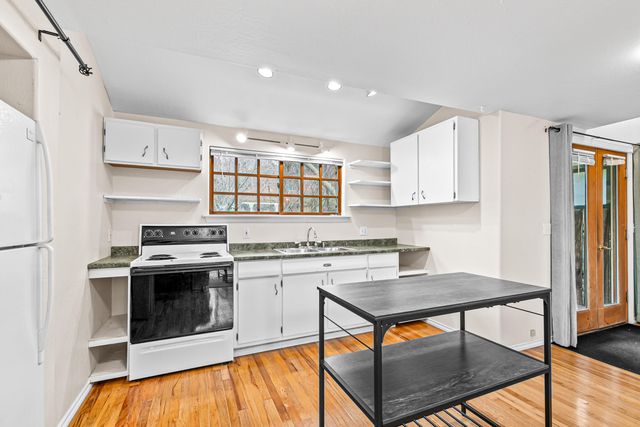 216 Central Avenue, Ashland, OR 97520