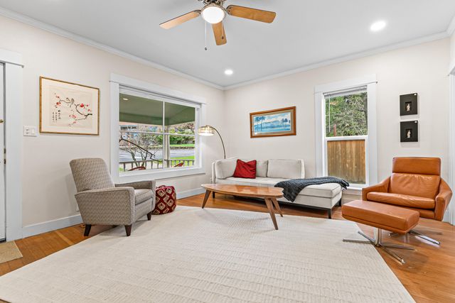 216 Central Avenue, Ashland, OR 97520