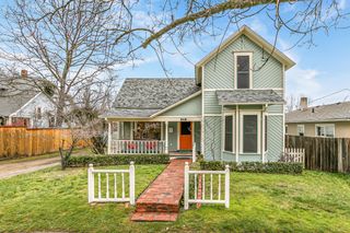 216 Central Avenue, Ashland, OR 97520
