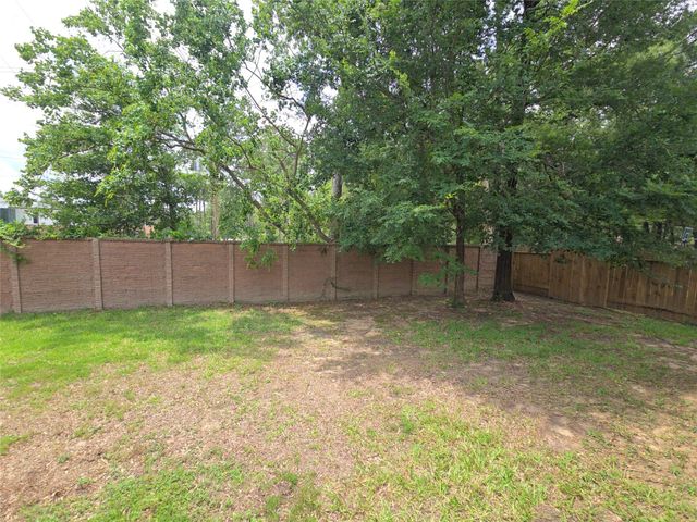 810 Lightningbug Lane, Conroe, TX 77301