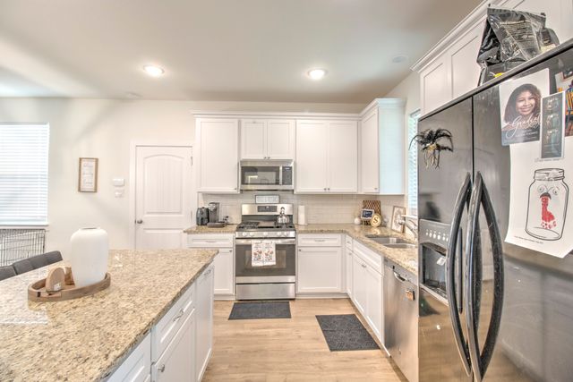 1371 Orange Blossom Court, Gainesville, TX 76240